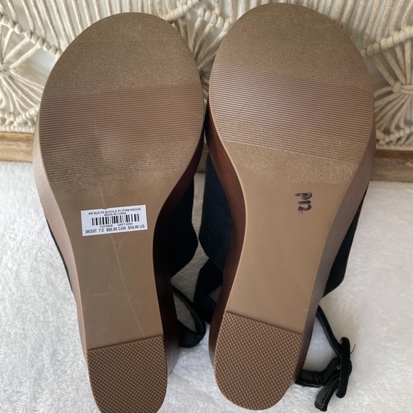 Torrid Black Platform Heel Sandals - Picture 5 of 15